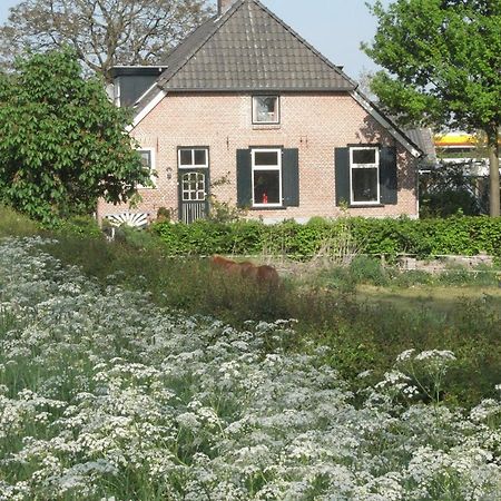 Bed And Garden Alde Coninckshof Bed and Breakfast Weurt Exteriör bild